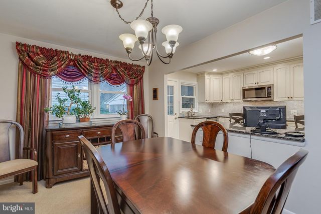 811 SARATOGA TER, Blackwood, NJ 08012