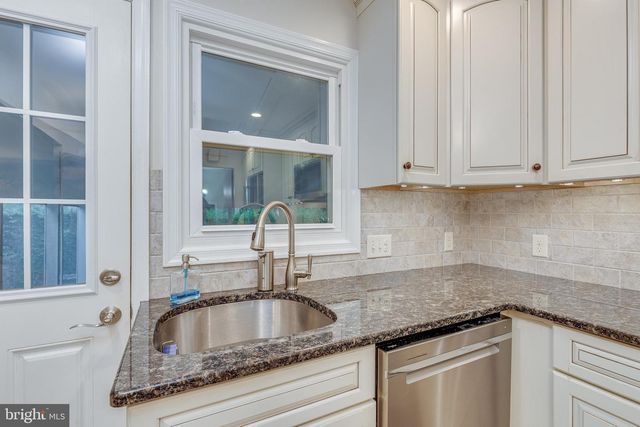 811 SARATOGA TER, Blackwood, NJ 08012