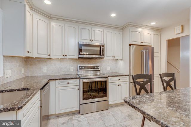 811 SARATOGA TER, Blackwood, NJ 08012