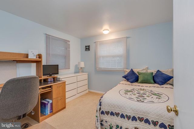 811 SARATOGA TER, Blackwood, NJ 08012