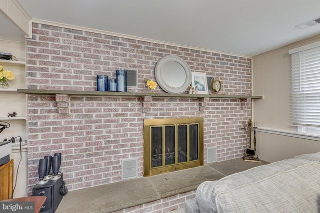 811 SARATOGA TER, Blackwood, NJ 08012