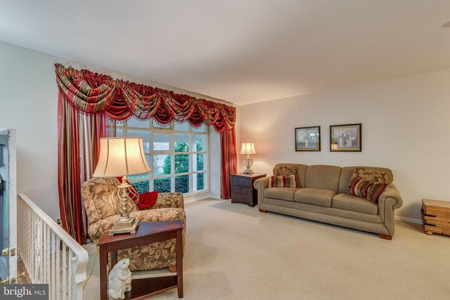 811 SARATOGA TER, Blackwood, NJ 08012
