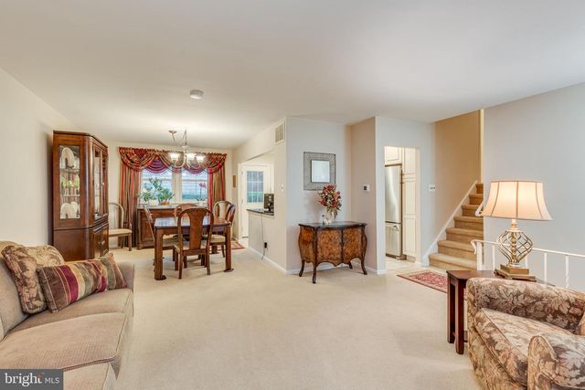 811 SARATOGA TER, Blackwood, NJ 08012