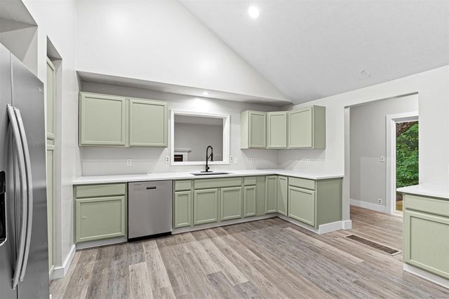 1632 W Lakewood Boulevard, Holland, MI 49424