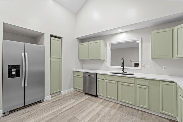 1632 W Lakewood Boulevard, Holland, MI 49424