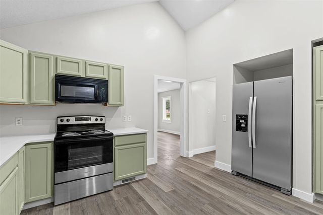 1632 W Lakewood Boulevard, Holland, MI 49424