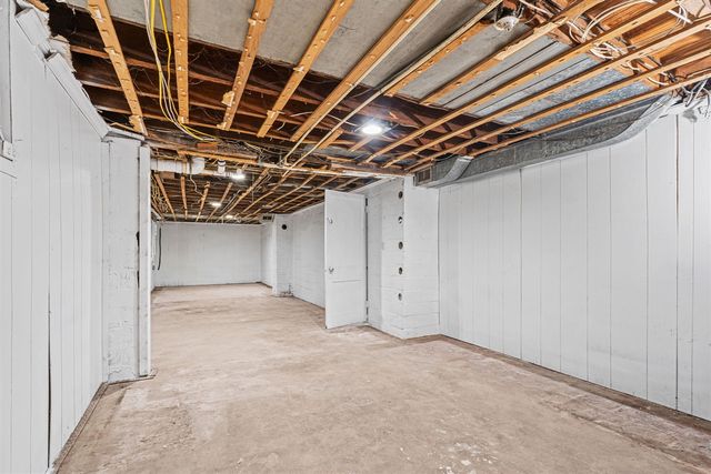 1632 W Lakewood Boulevard, Holland, MI 49424