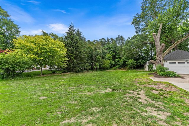 1632 W Lakewood Boulevard, Holland, MI 49424