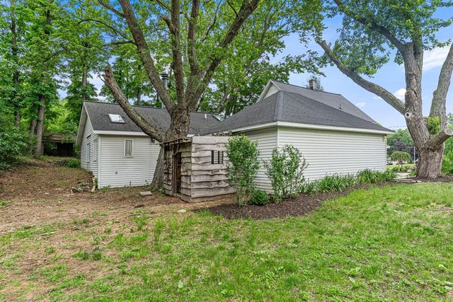 1632 W Lakewood Boulevard, Holland, MI 49424