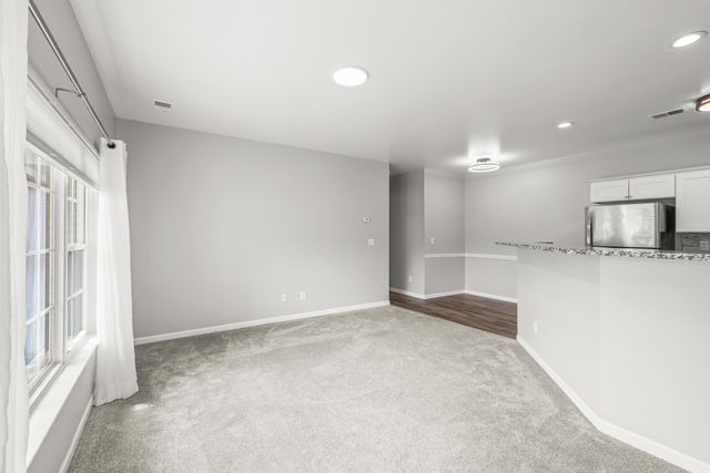 27333 Hidden Oaks Drive, Trenton, MI 48183