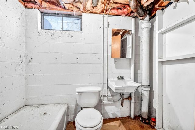 627 Lincoln Avenue, Barberton, OH 44203