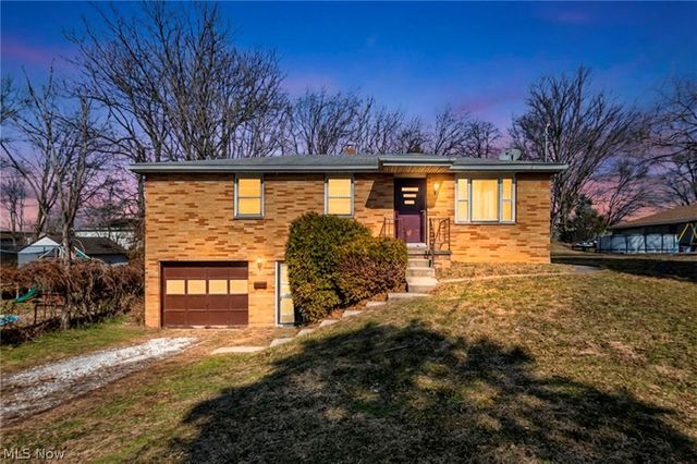 627 Lincoln Avenue, Barberton, OH 44203