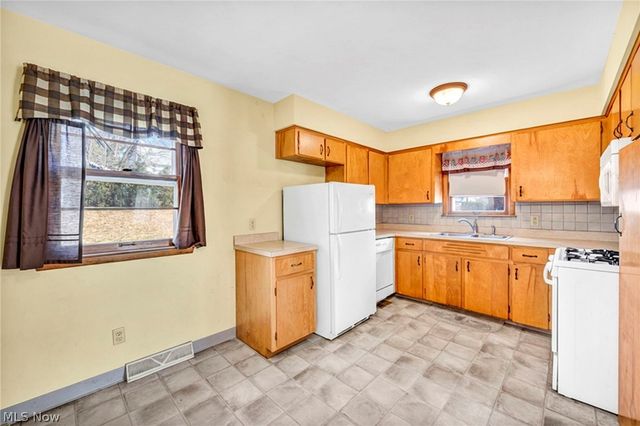 627 Lincoln Avenue, Barberton, OH 44203