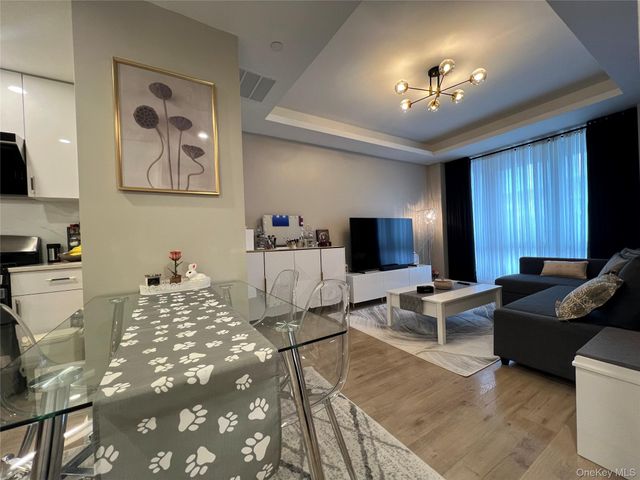 42-18 147th Street 2i, Flushing, NY 11355