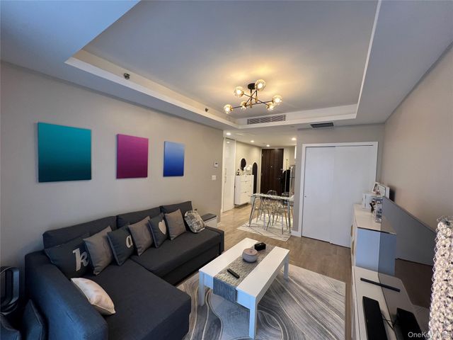 42-18 147th Street 2i, Flushing, NY 11355