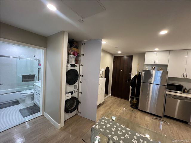 42-18 147th Street 2i, Flushing, NY 11355