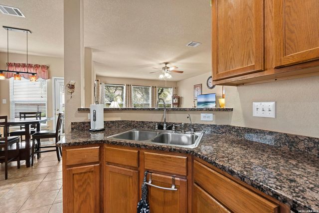3318 DOVETREE LN, San Antonio, TX 78251