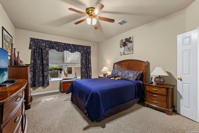 3318 DOVETREE LN, San Antonio, TX 78251