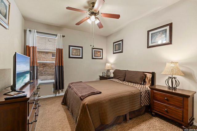 3318 DOVETREE LN, San Antonio, TX 78251