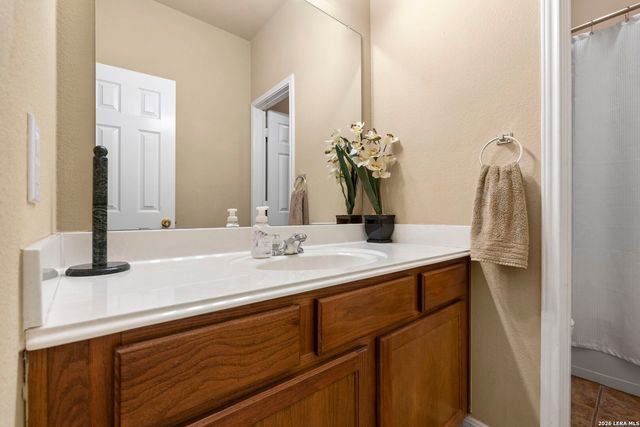 3318 DOVETREE LN, San Antonio, TX 78251