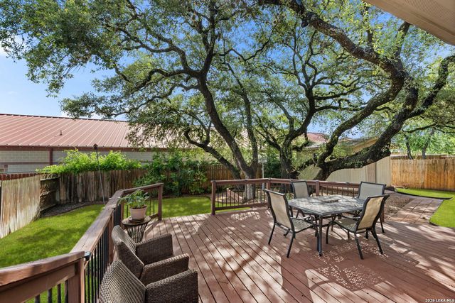 3318 DOVETREE LN, San Antonio, TX 78251