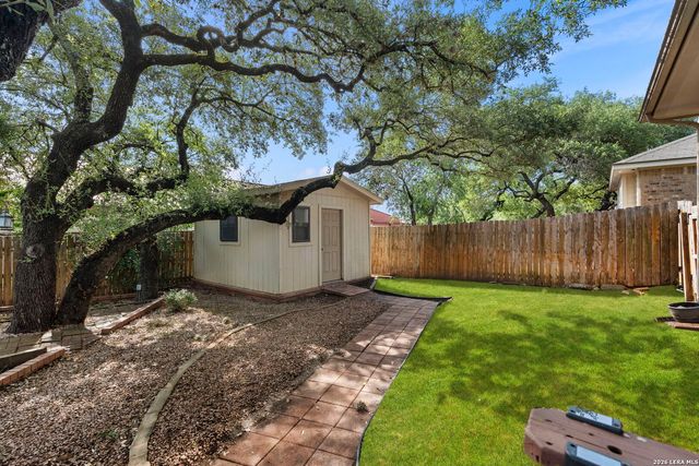 3318 DOVETREE LN, San Antonio, TX 78251