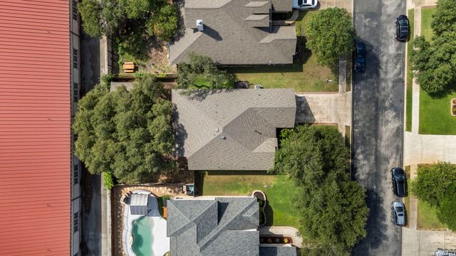 3318 DOVETREE LN, San Antonio, TX 78251