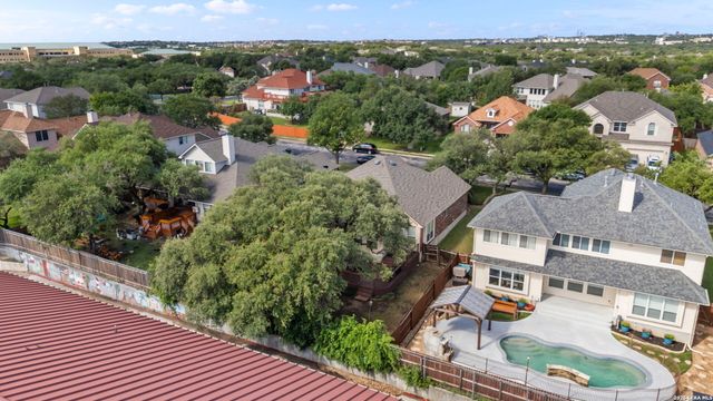 3318 DOVETREE LN, San Antonio, TX 78251