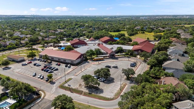 3318 DOVETREE LN, San Antonio, TX 78251
