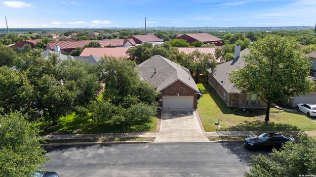 3318 DOVETREE LN, San Antonio, TX 78251