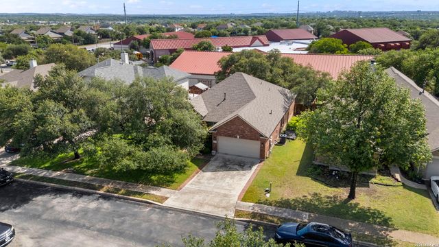 3318 DOVETREE LN, San Antonio, TX 78251
