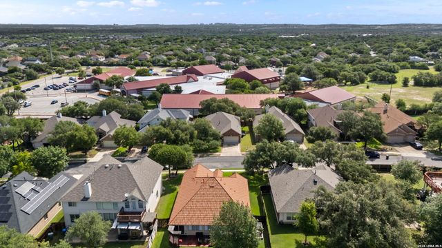 3318 DOVETREE LN, San Antonio, TX 78251
