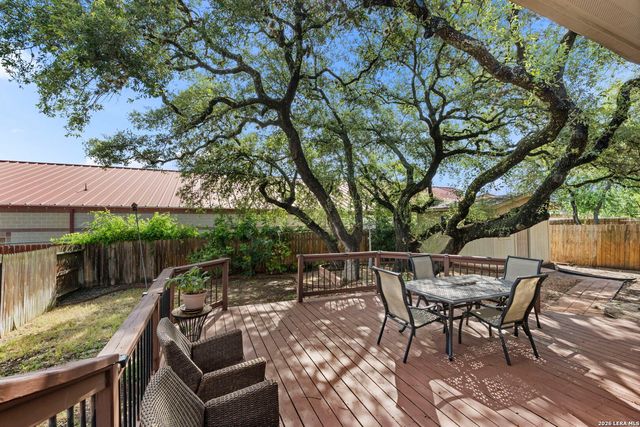 3318 DOVETREE LN, San Antonio, TX 78251