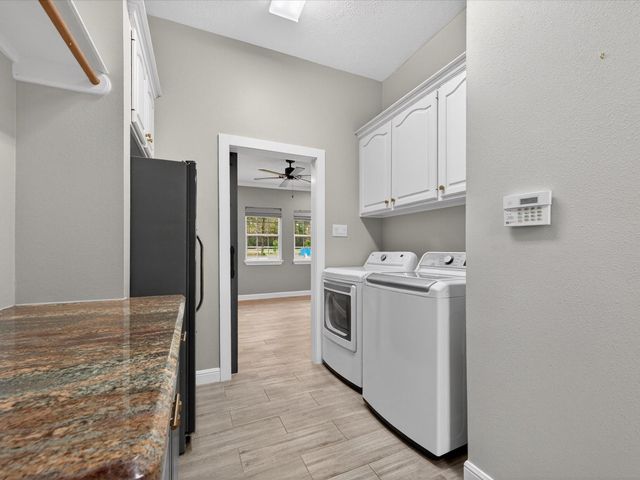 32906 Crestlake Boulevard, Magnolia, TX 77354