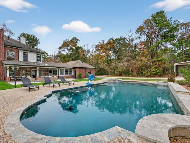 32906 Crestlake Boulevard, Magnolia, TX 77354