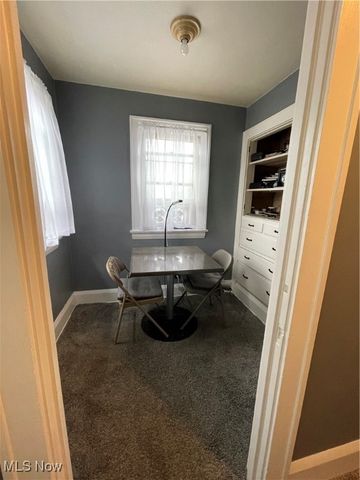 15 S Portland Avenue, Youngstown, OH 44509