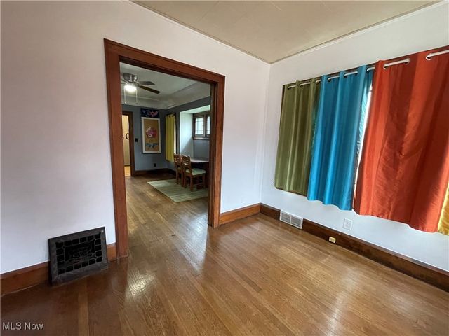 15 S Portland Avenue, Youngstown, OH 44509