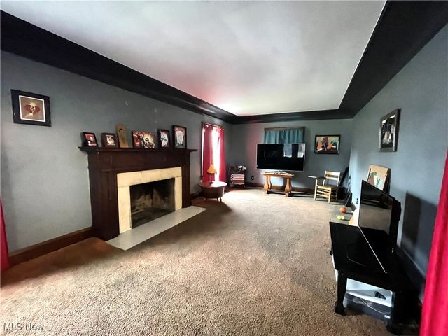 15 S Portland Avenue, Youngstown, OH 44509