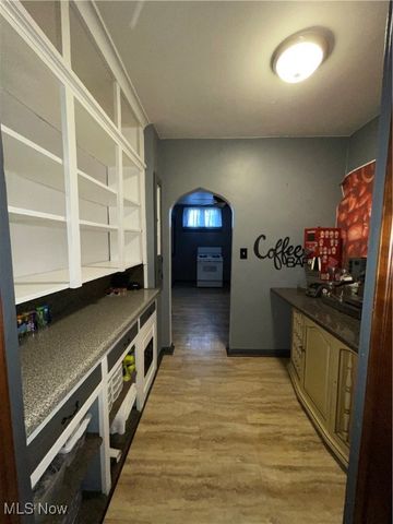 15 S Portland Avenue, Youngstown, OH 44509