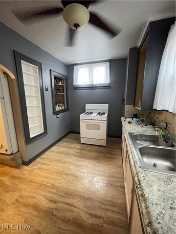 15 S Portland Avenue, Youngstown, OH 44509