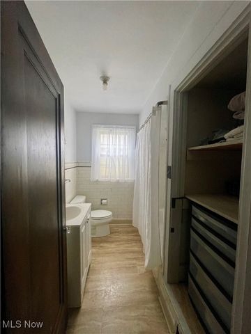 15 S Portland Avenue, Youngstown, OH 44509