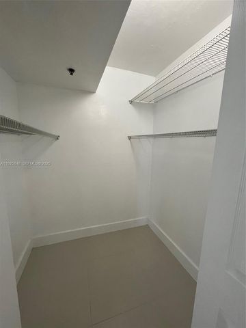 20505 E Country Club Dr 2132, Aventura, FL 33180