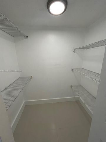 20505 E Country Club Dr 2132, Aventura, FL 33180