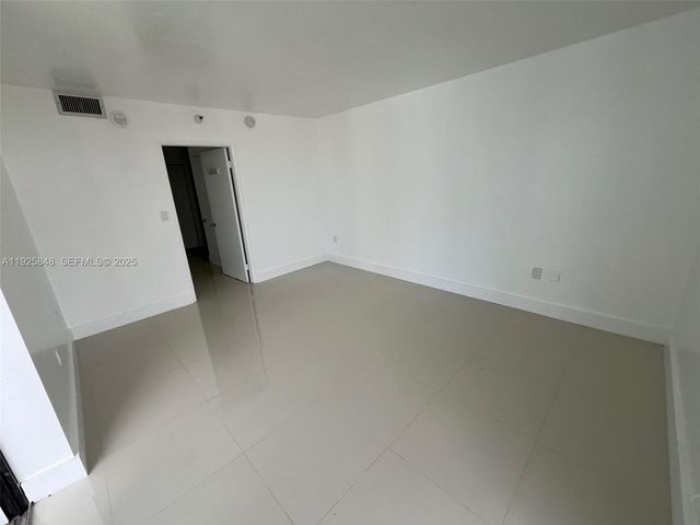 20505 E Country Club Dr 2132, Aventura, FL 33180