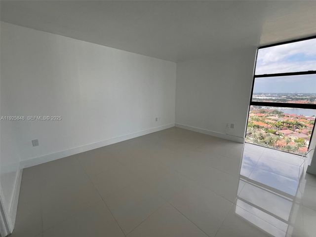 20505 E Country Club Dr 2132, Aventura, FL 33180