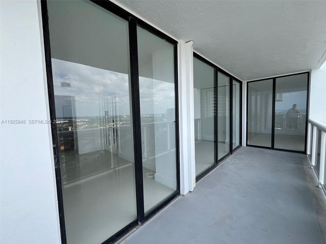 20505 E Country Club Dr 2132, Aventura, FL 33180