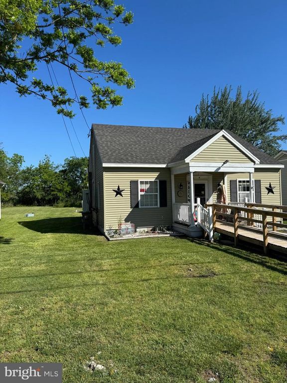 72 MARYLAND AVE, Crisfield, MD 21817