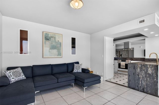 2655 Collins Avenue 1512, Miami Beach, FL 33140