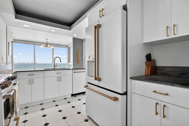 2655 Collins Avenue 1512, Miami Beach, FL 33140