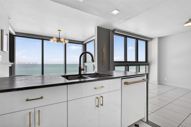 2655 Collins Avenue 1512, Miami Beach, FL 33140